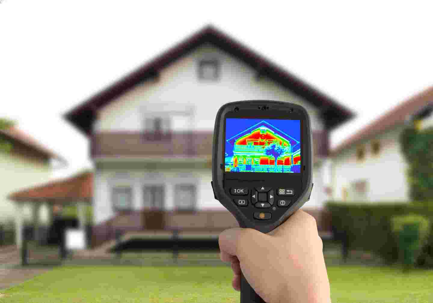 Heat,Loss,Detection,Of,The,House,With,Infrared,Thermal,Camera