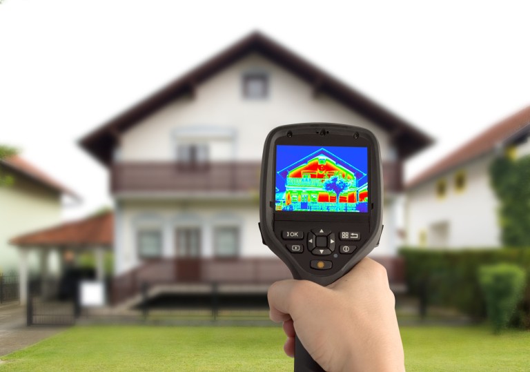 Heat,Loss,Detection,Of,The,House,With,Infrared,Thermal,Camera